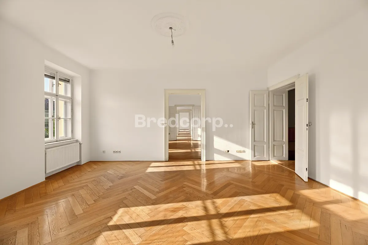 Pronájem kanceláře 240 m²